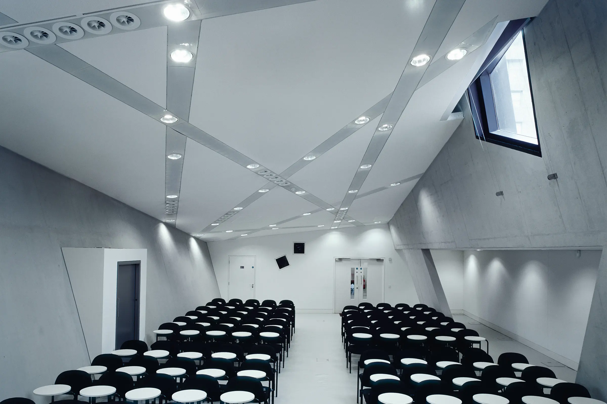 london_metropolitan_university_graduate_centre__london__gb_02