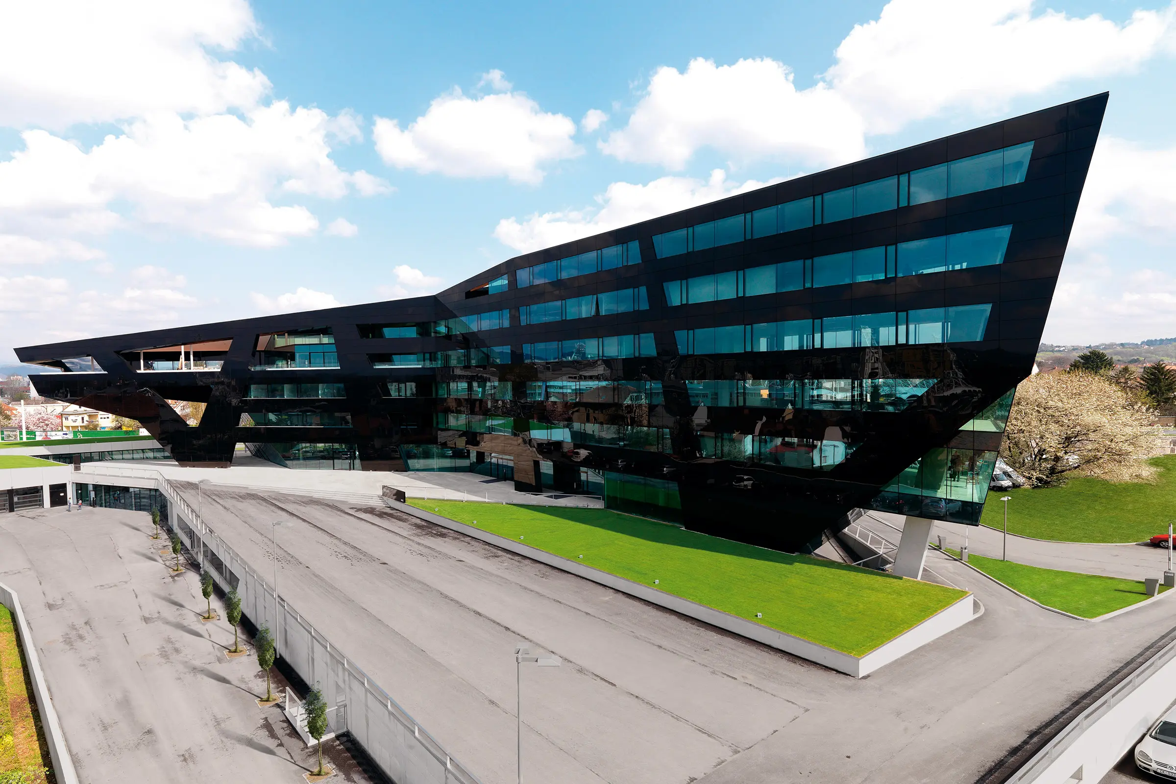 office_building_schwarzer_panther__graz__at_01