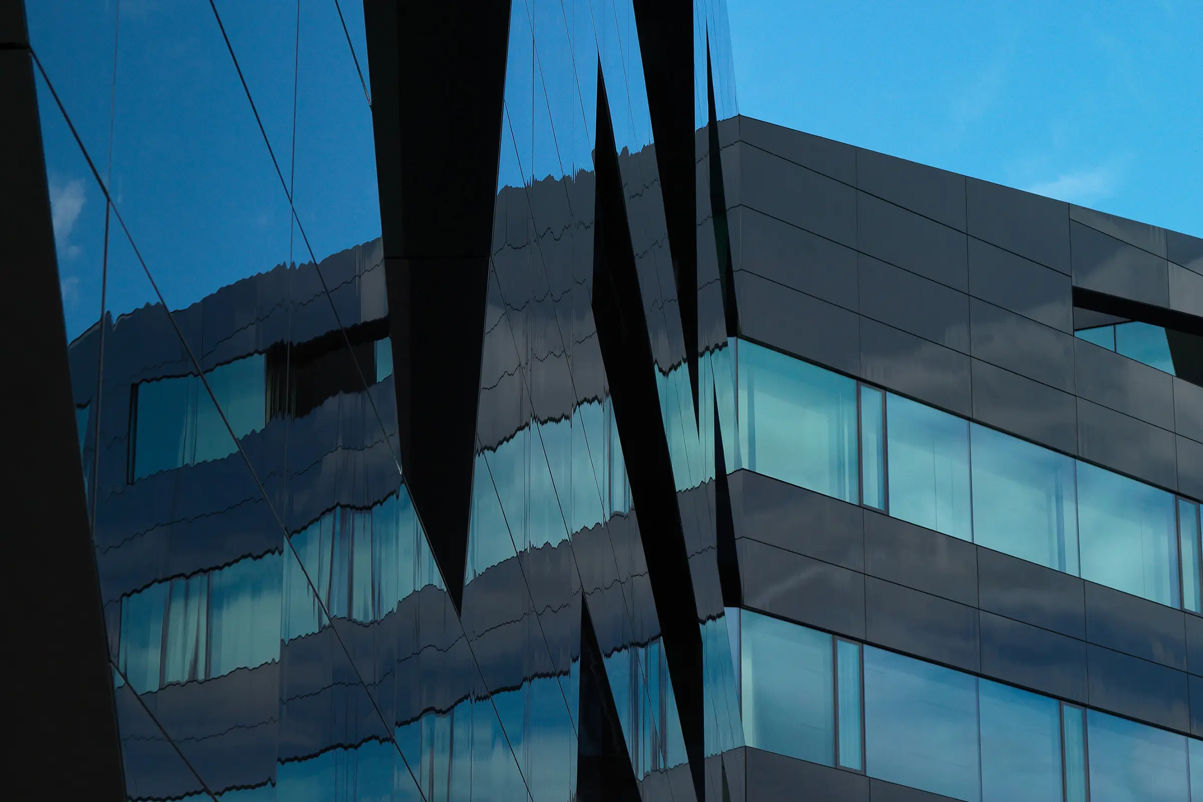 office_building_schwarzer_panther__graz__at_10